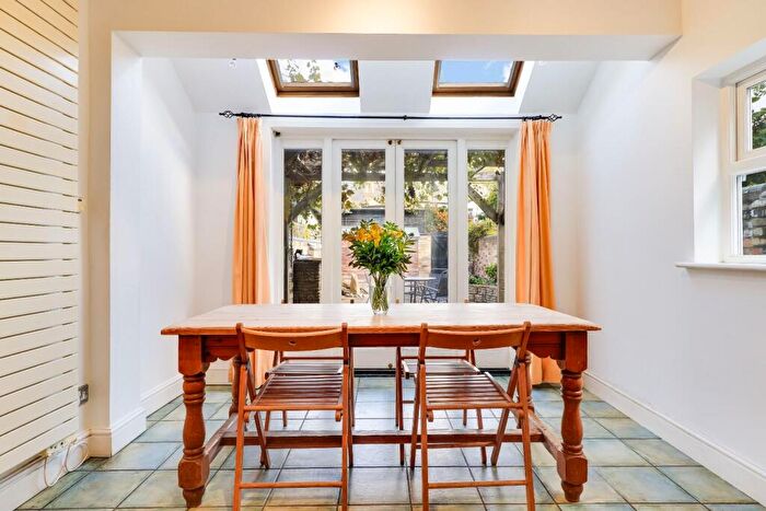 3 Bedroom Terraced House For Sale In Mawson Road, Cambridge, CB1