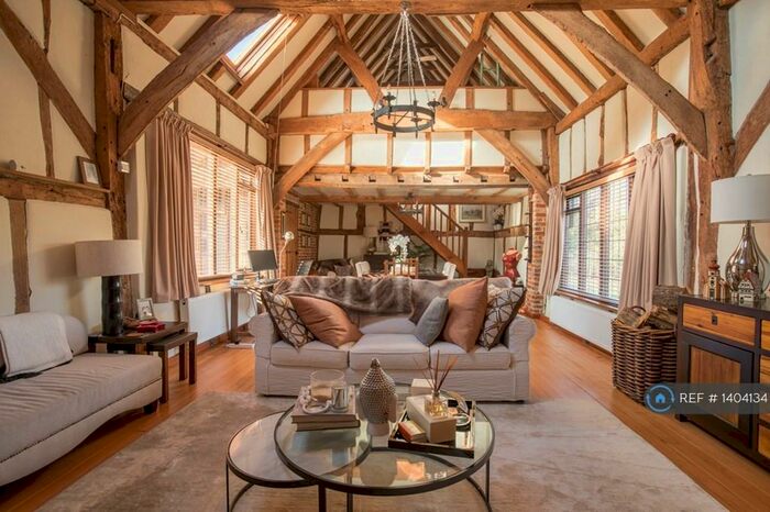 2 Bedroom Detached House To Rent In Rectory Farm, Lightwater, GU18