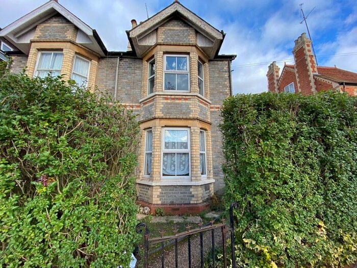 4 Bedroom Semi-Detached House To Rent In St. Peters Road, Reading, RG6