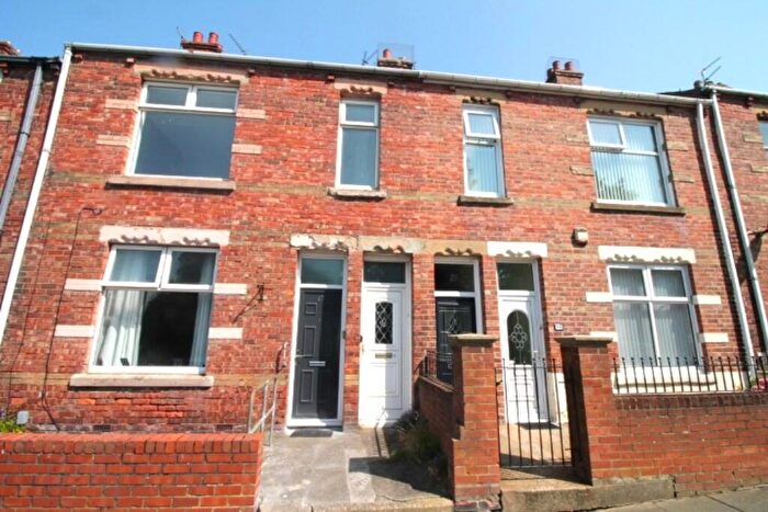 2 Bedroom Flat To Rent In Tadema Road (e), South Shields, Tyne And Wear, NE33