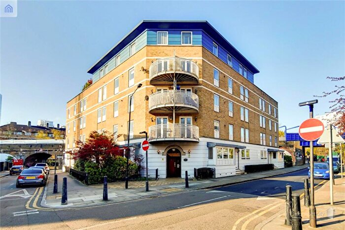 2 Bedroom Flat To Rent In Grenade Street, London, E14