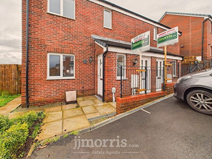 1 Bedroom Flat For Sale In Tasker Way, Haverfordwest, SA61