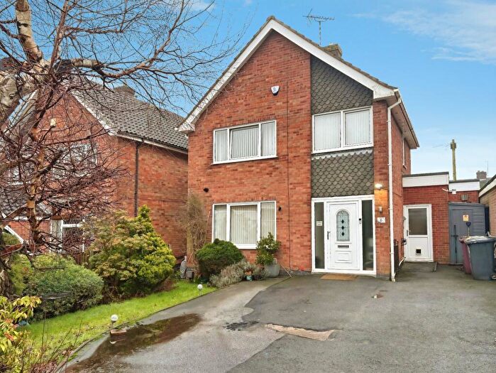3 Bedroom Detached House For Sale In Carlton Close, Danesmoor, Chesterfield, Derbyshire, S45
