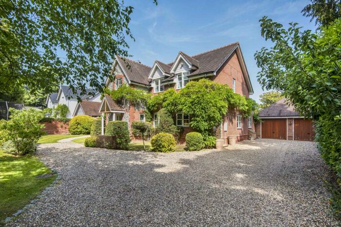 5 Bedroom Detached House To Rent In New Road, Lower Shiplake, RG9