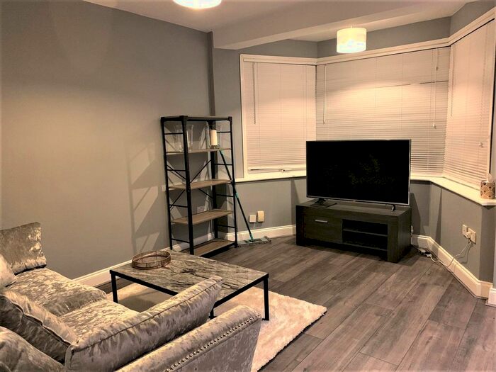 1 Bedroom Flat To Rent In Farm Road, London, N21