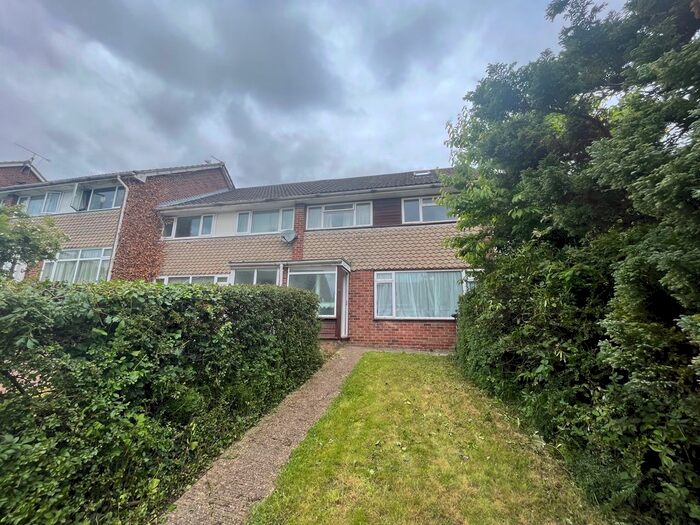 4 Bedroom Semi-Detached House To Rent In Crossways, Canterbury, CT2