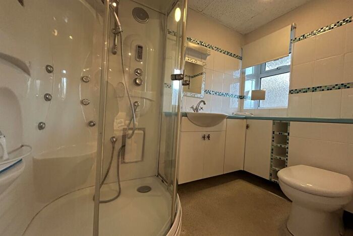 1 Bedroom Flat To Rent In West Bay, DT6