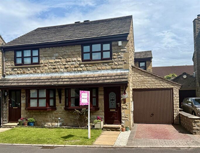 3 Bedroom Semi-Detached House For Sale In Pack Horse Close, Clayton West, Huddersfield, HD8