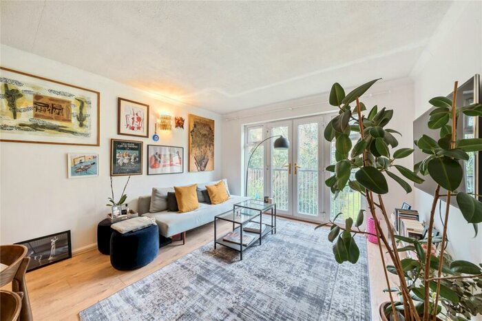 2 Bedroom Apartment For Sale In Knightswood Court, Avenue Road, London, N6