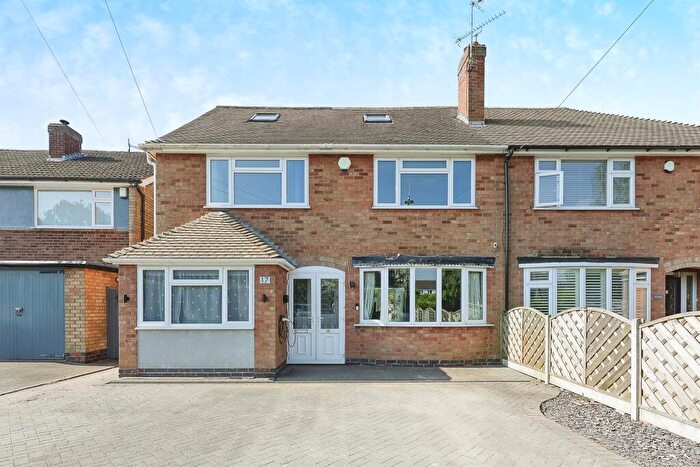 4 Bedroom Semi-Detached House For Sale In Cedarwood Drive, Balsall Common, Coventry, CV7