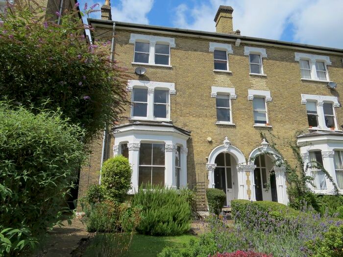 2 Bedroom Flat To Rent In Thicket Road, Anerley, London, SE20