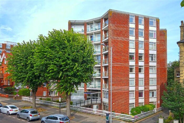 1 Bedroom Flat To Rent In The Drive, Hove, East Sussex, BN3