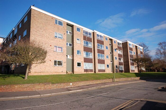 2 Bedroom Flat To Rent In Solomons Hill, Rickmansworth, WD3