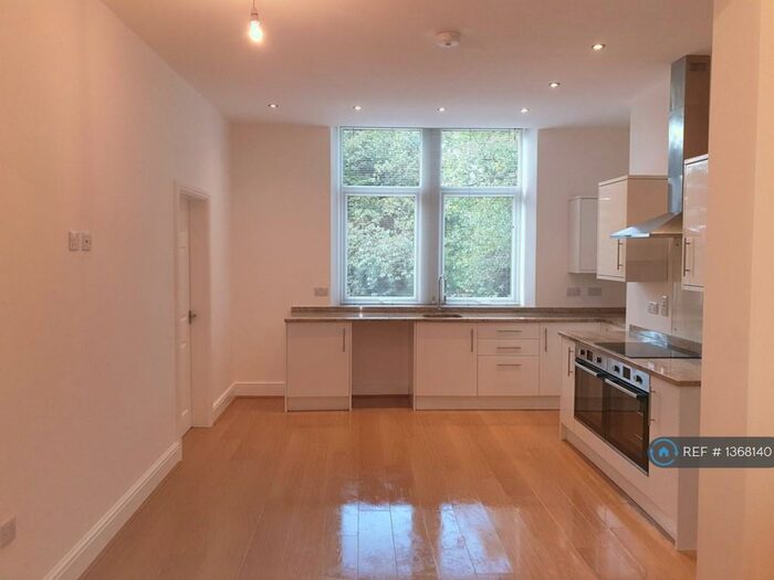 2 Bedroom Flat To Rent In Parish Ghyll Drive, Ilkley, LS29