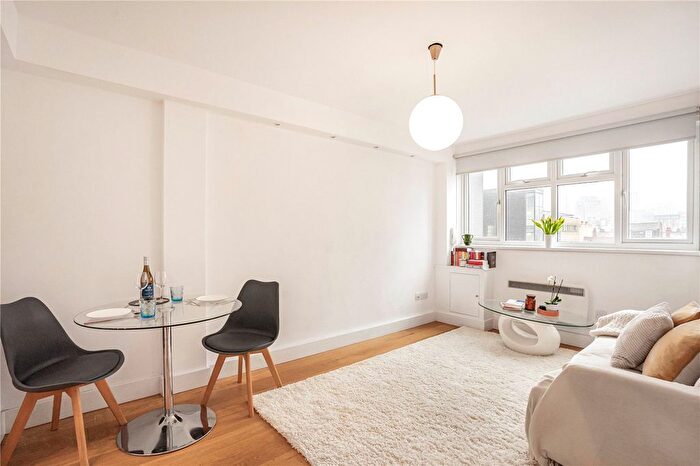 2 Bedroom Flat For Sale In Turner Street, London, E1