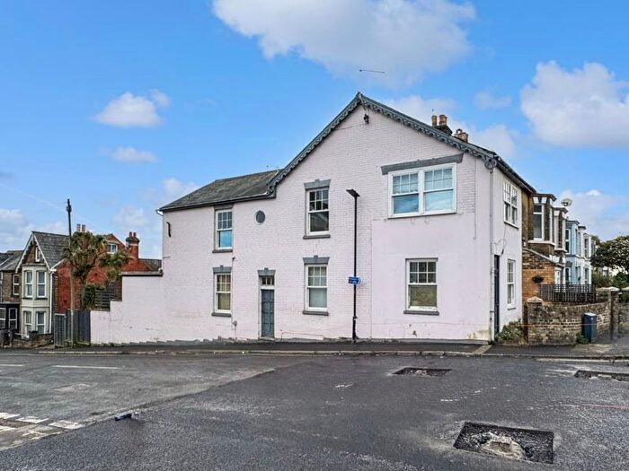 3 Bedroom Property For Sale In Pelham Road, Cowes, PO31