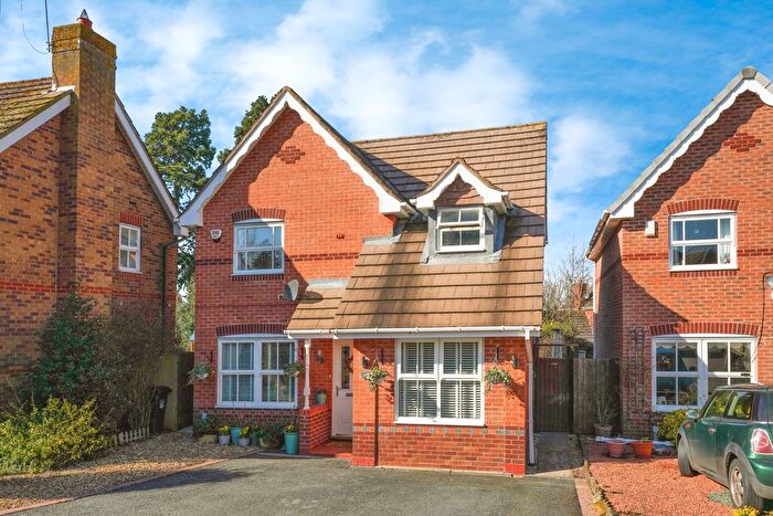 3 Bedroom Detached House For Sale In Clyde Avenue, Evesham, Worcestershire, WR11