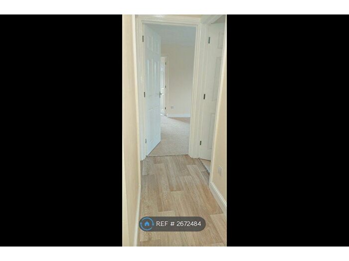 2 Bedroom Flat To Rent In The Avenue, St Neots, PE19