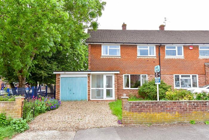 3 Bedroom Semi-Detached House For Sale In Hooks Lane, Havant, Hampshire, PO9