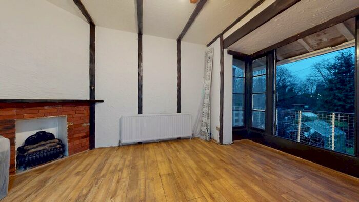 3 Bedroom Flat To Rent In Eastern Avenue, IG2