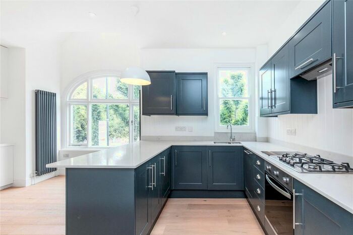 2 Bedroom Flat To Rent In Fulham Palace Road, London, SW6