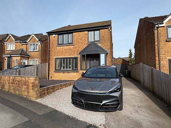 3 Bedroom Detached House For Sale In Dunmore Avenue, Queensbury, Bradford, BD13