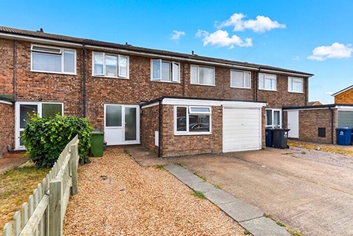 3 Bedroom Terraced House For Sale In Gosslan Close, St. Ives, PE27