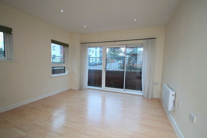2 Bedroom Flat To Rent In Rosse Gardens, Hither Green, SE13