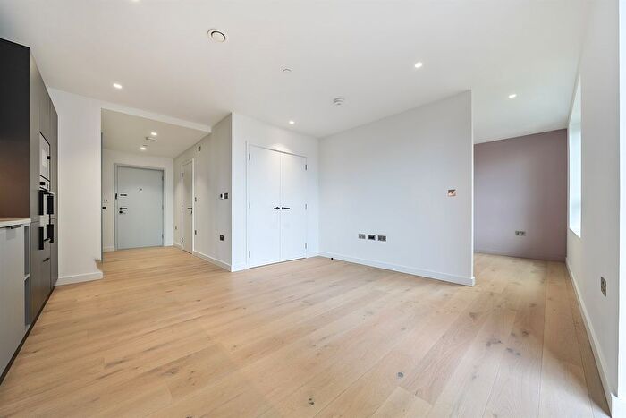 Studio To Rent In Peninsula Gardens, Chandlers Avenue, Lower Riverside, Greenwich Peninsula, SE10