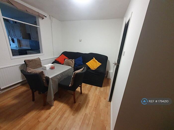4 Bedroom Terraced House To Rent In Earls Road, Southampton, SO14