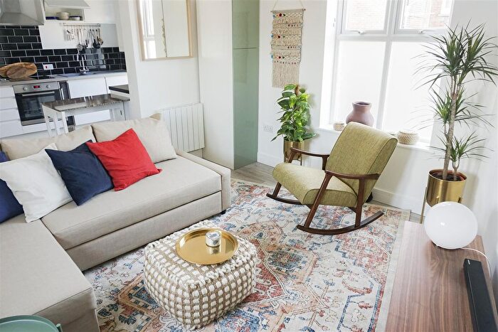 2 Bedroom Flat For Sale In High Street, Shanklin, PO37