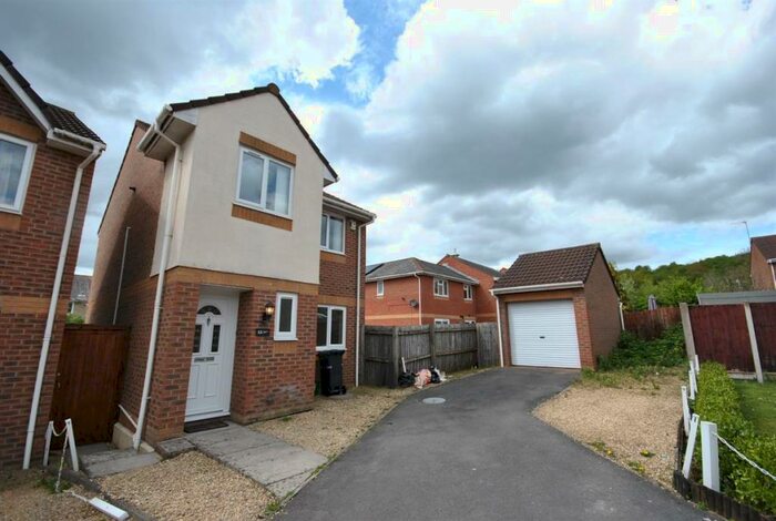 3 Bedroom Detached House To Rent In Barkleys Hill, Stapleton, Bristol, BS16