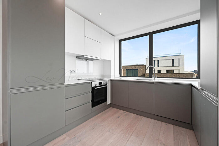 2 Bedroom Flat To Rent In Caroline Street, London, E1