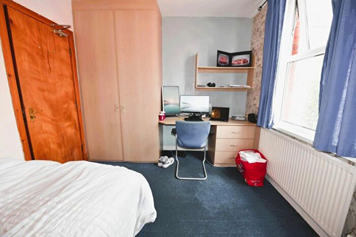 5 Bedroom House To Rent In Beamsley Mount, LS6