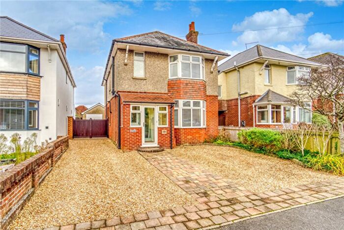 3 Bedroom Detached House For Sale In Hennings Park Road, Poole, Dorset, BH15