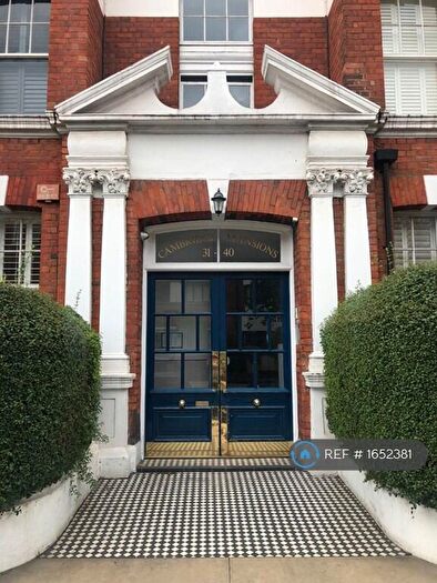 2 Bedroom Flat To Rent In Cambridge Mansions, London, SW11