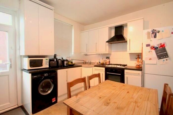 4 Bedroom Terraced House To Rent In Burns Road, Sheffield S6