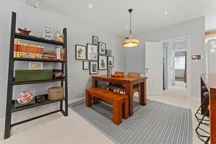 3 Bedroom Terraced House For Sale In Estcourt Road, London, SE25