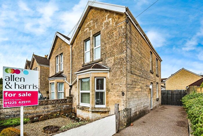 3 Bedroom Semi Detached House For Sale In Wellsway, Bath, BA2