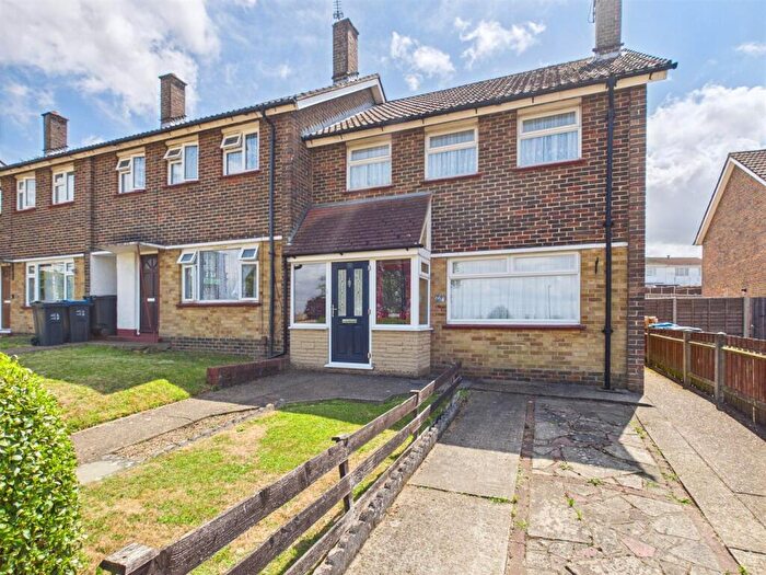 3 Bedroom End Of Terrace House For Sale In Castle Hill Avenue, Croydon, CR0