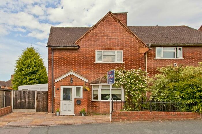 3 Bedroom End Of Terrace House To Rent In Spekehill, Mottingham, SE9