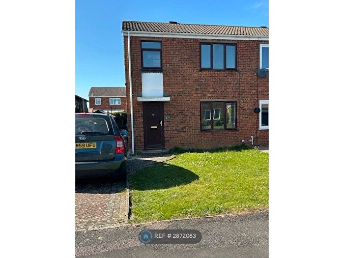 3 Bedroom End Of Terrace House To Rent In Warwick Road, Milton Keynes, MK19