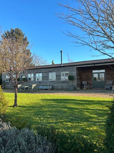 2 Bedroom Barn Conversion To Rent In , OX7