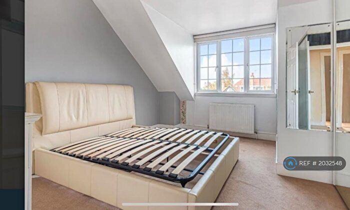 2 Bedroom Flat To Rent In Northumberland Road, New Barnet, Barnet, EN5