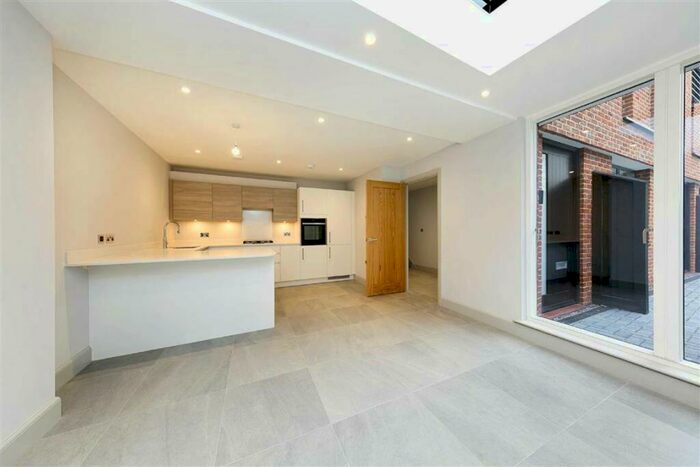 2 Bedroom House To Rent In Old Bakery Mews, Hampton Wick, KT1