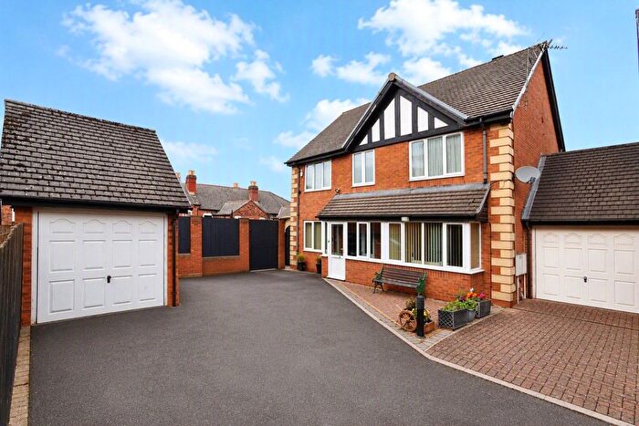 4 Bedroom Link Detached House For Sale In Parkside, Edgbaston, Birmingham, West Midlands, B16