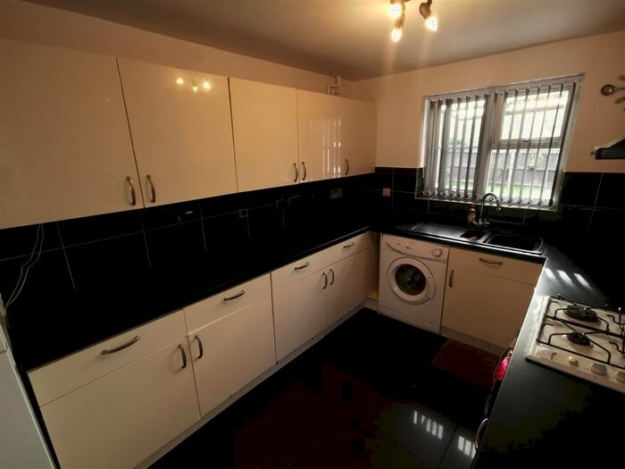 4 Bedroom Semi-Detached House To Rent In Varley Road, Erdington, Birmingham B24