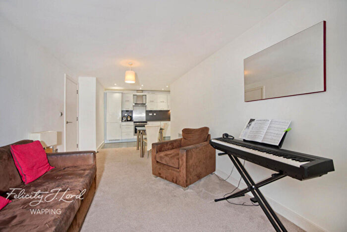 2 Bedroom Apartment To Rent In Wapping Lane, London, E1W
