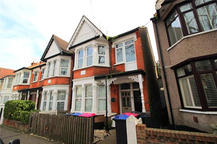 1 Bedroom Apartment To Rent In Glenwood Avenue, Westcliff-on-Sea, Essex, SS0