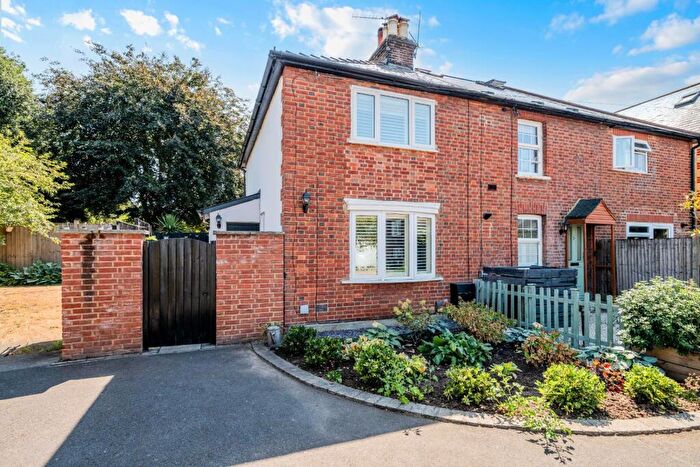 2 Bedroom End Of Terrace House For Sale In Albert Road, Epsom, KT17